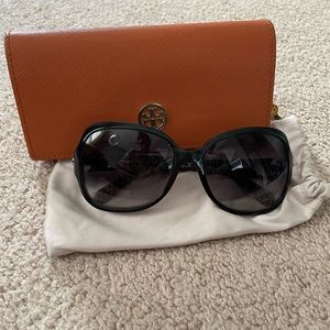 Tory Burch Sun Glasses